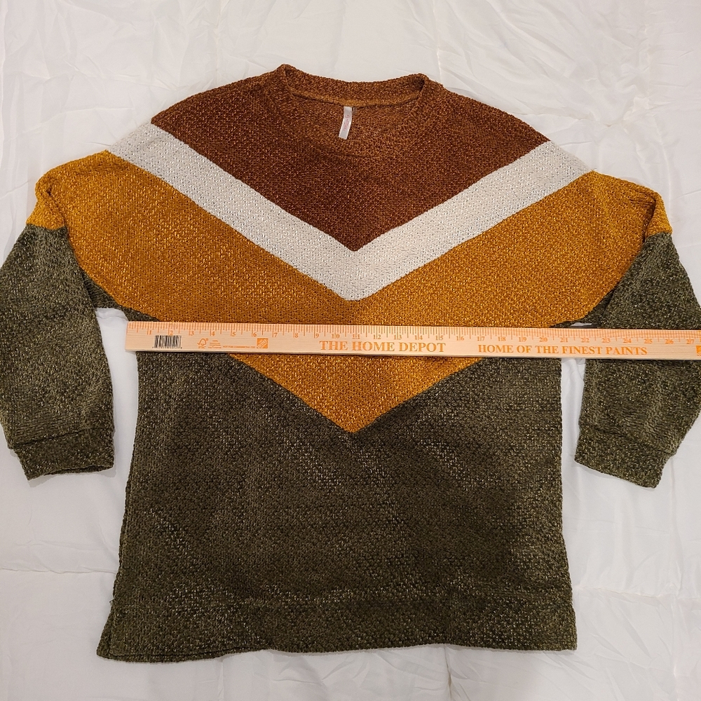 Lightweight chevron sweater